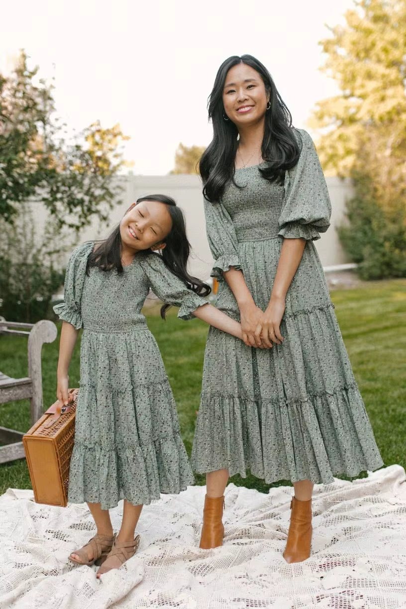 Baby Girls Dress Family Matching Clothes Mother Daughter Dresses Lattice Dress Mom Baby Girl Party Clothes Parent-Child Mom Me