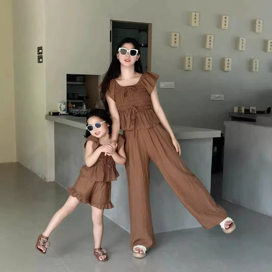 Mother Daughter Matching Outfits Mom and Baby Girl Two Piece Sets Kids Smock Tops Shorts Suit Women Shirts and Pants Clothing